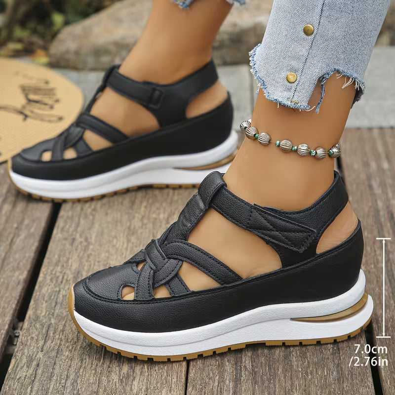 Novessia - sandali con zeppa e plateau con dettagli cut-out
