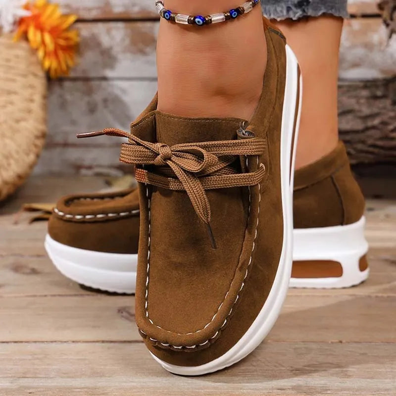Eirwen - Sneakers imbottite con suola a piattaforma e lacci