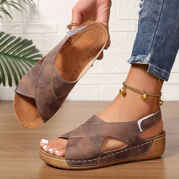 Lacey - Sandali comfort con cinturini incrociati