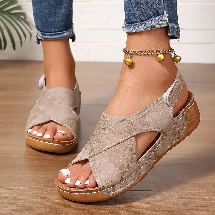 Lacey - Sandali comfort con cinturini incrociati
