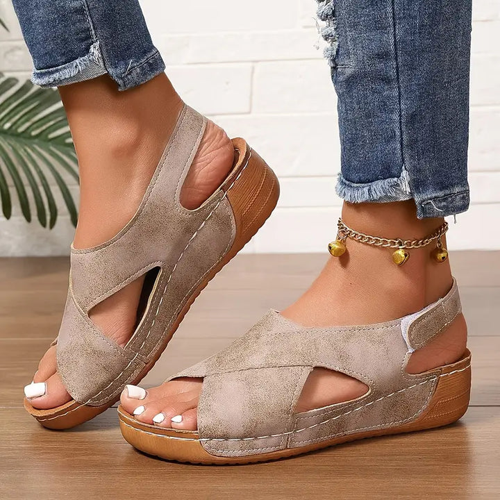 Lacey - Sandali comfort con cinturini incrociati