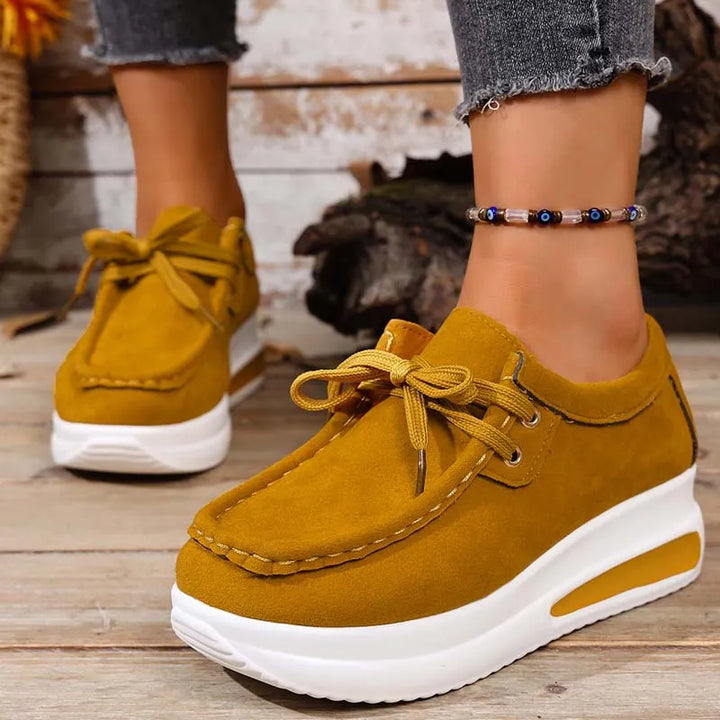 Eirwen - Sneakers imbottite con suola a piattaforma e lacci
