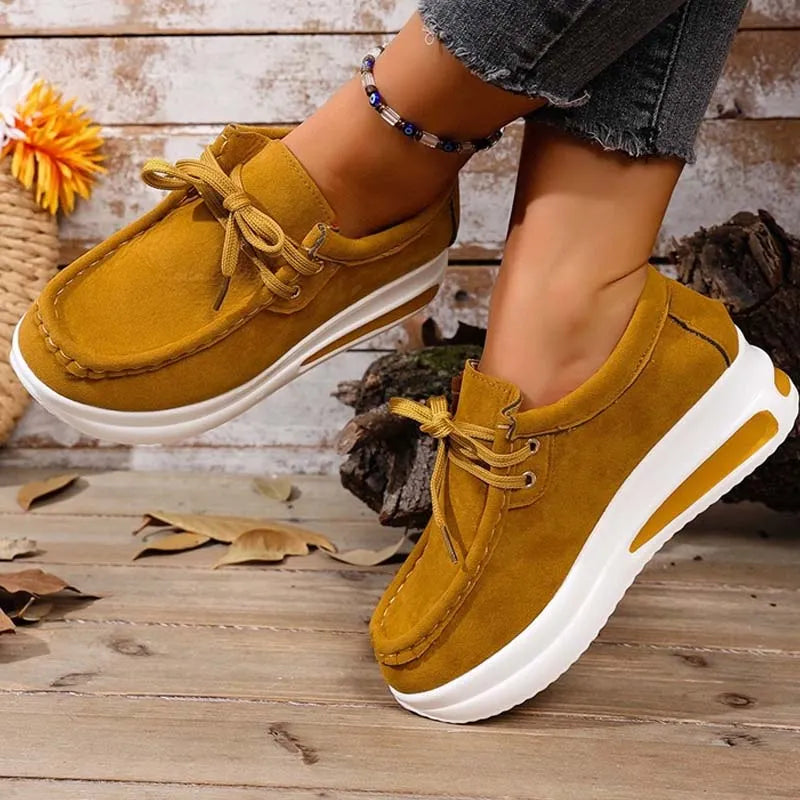 Eirwen - Sneakers imbottite con suola a piattaforma e lacci