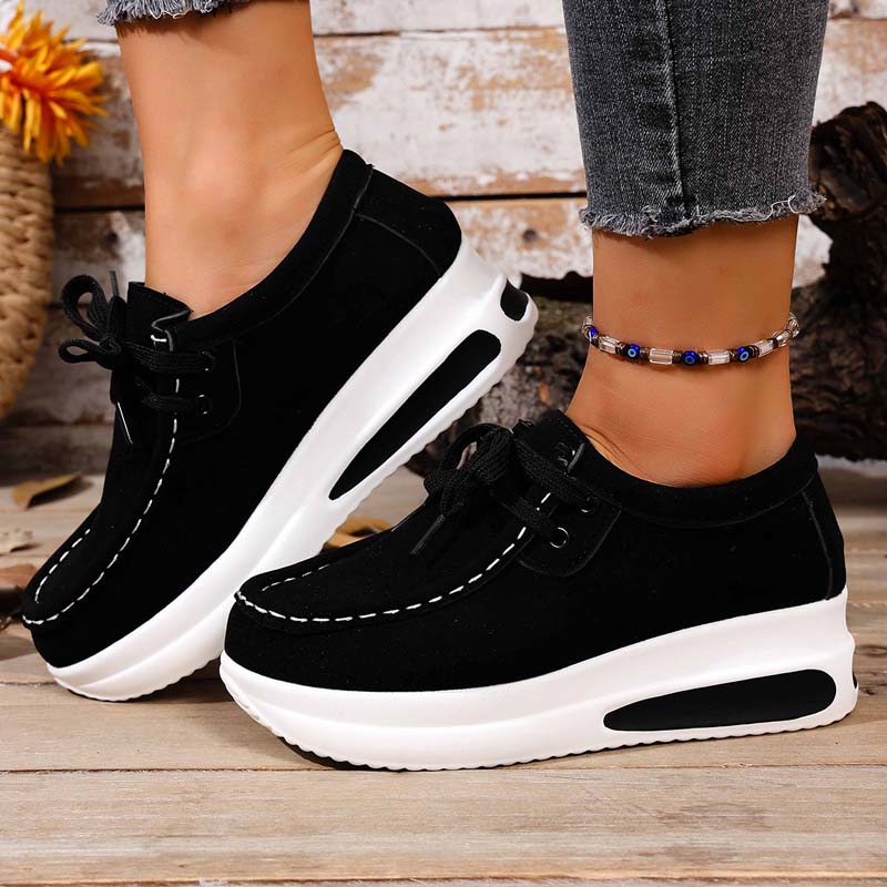 Eirwen - Sneakers imbottite con suola a piattaforma e lacci