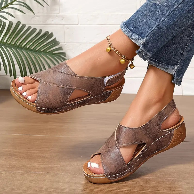 Lacey - Sandali comfort con cinturini incrociati