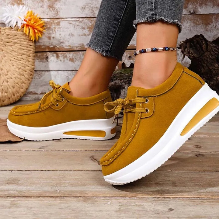 Eirwen - Sneakers imbottite con suola a piattaforma e lacci