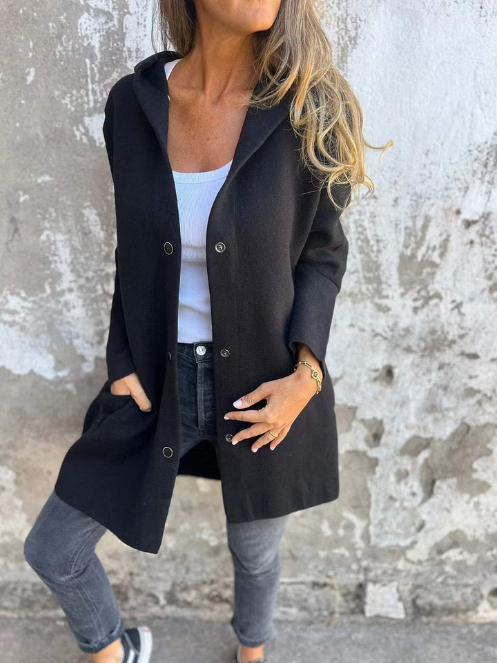 Aloura - Giacca con cappuccio e bottoni, vestibilità rilassata