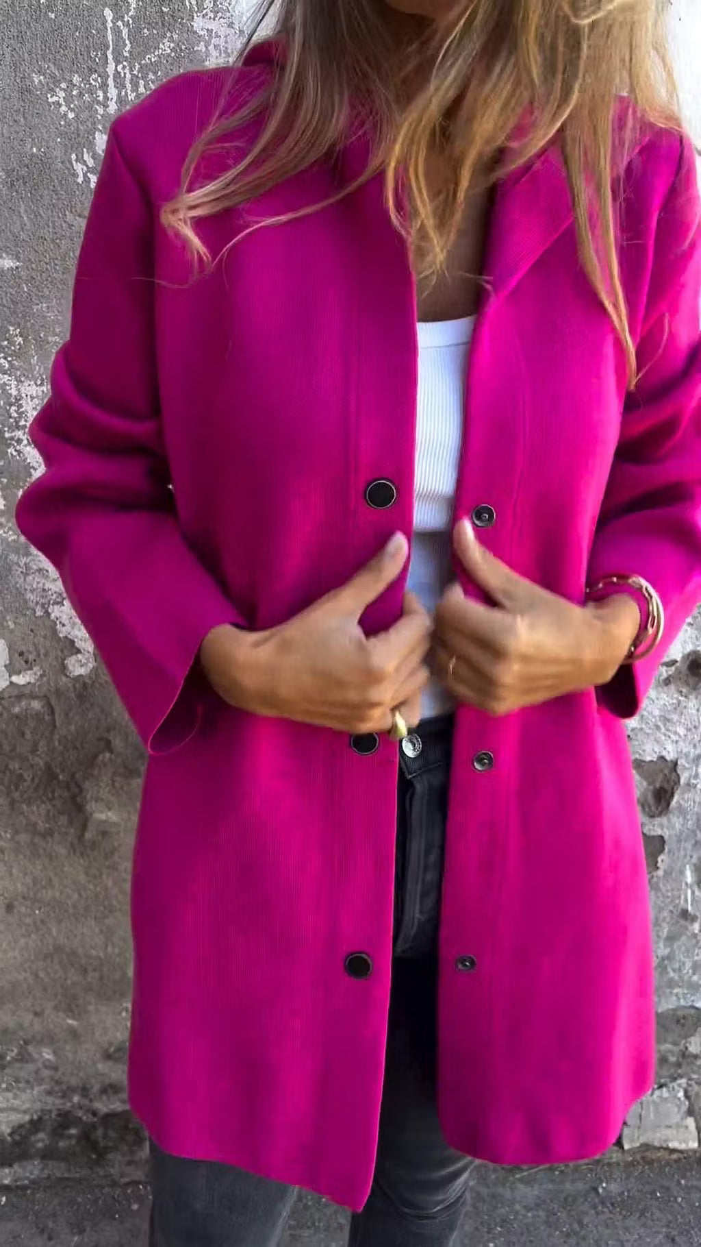 Aloura - Giacca con cappuccio e bottoni, vestibilità rilassata