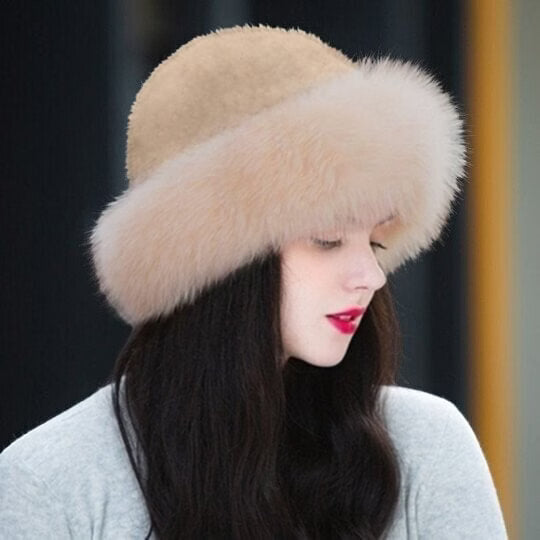 Olwen - Cappello invernale in morbida pelliccia sintetica