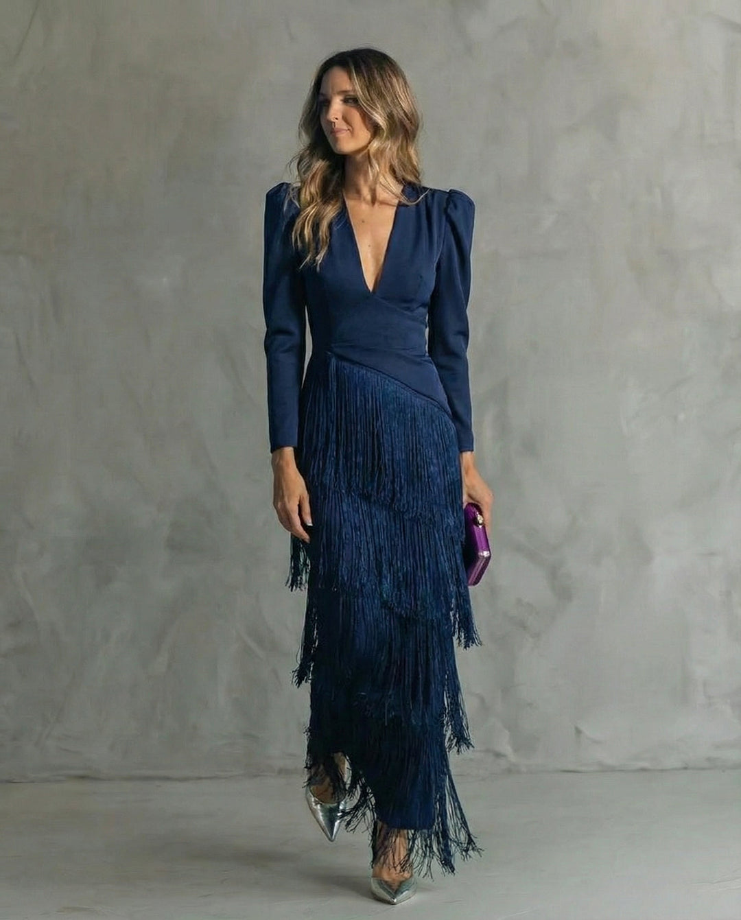 Serenva - Abito midi elegante con frange sulle maniche
