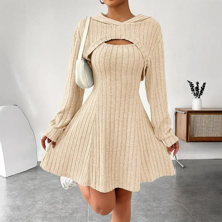 Mirellia - Abito mini in maglia con cappuccio e cut-out