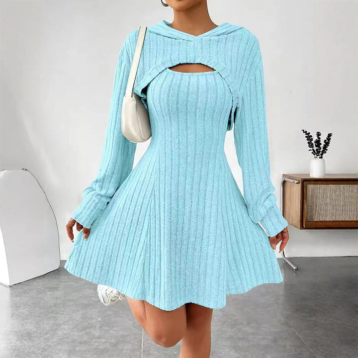 Mirellia - Abito mini in maglia con cappuccio e cut-out